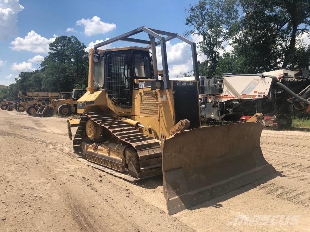 CAT D 5 M XL Telaketjupuskutraktorit