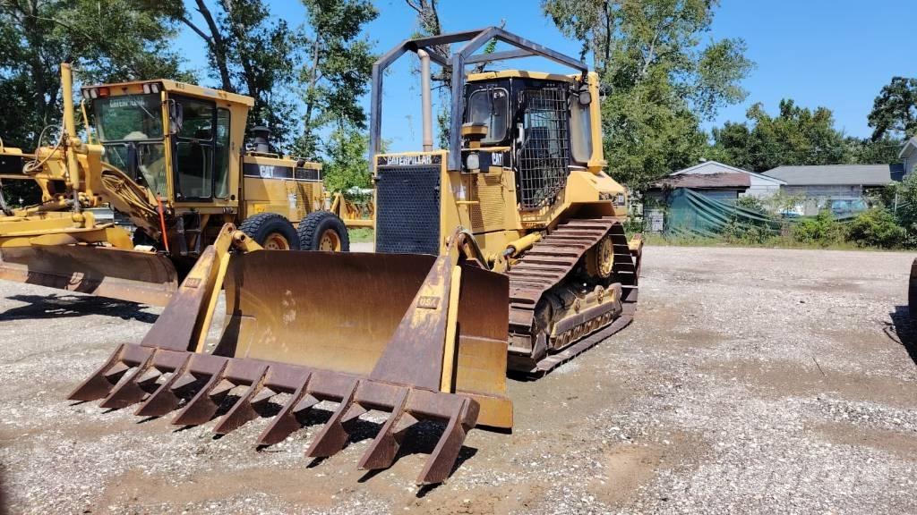 CAT D 5 M XL Telaketjupuskutraktorit