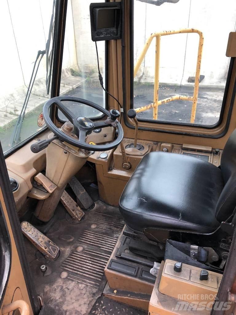 CAT 824 C Pyöräpuskutraktori