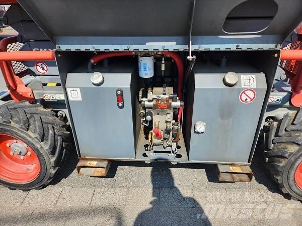 SkyJack SJ 6832 RT Saksilavat