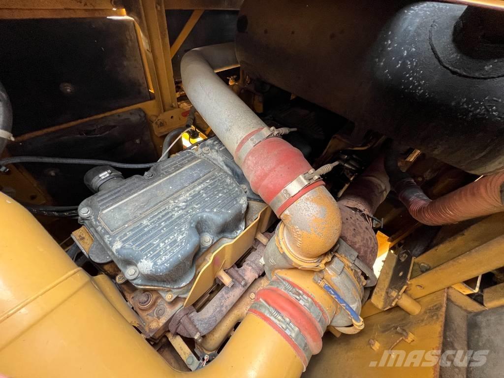 CAT 824H Telaketjupuskutraktorit