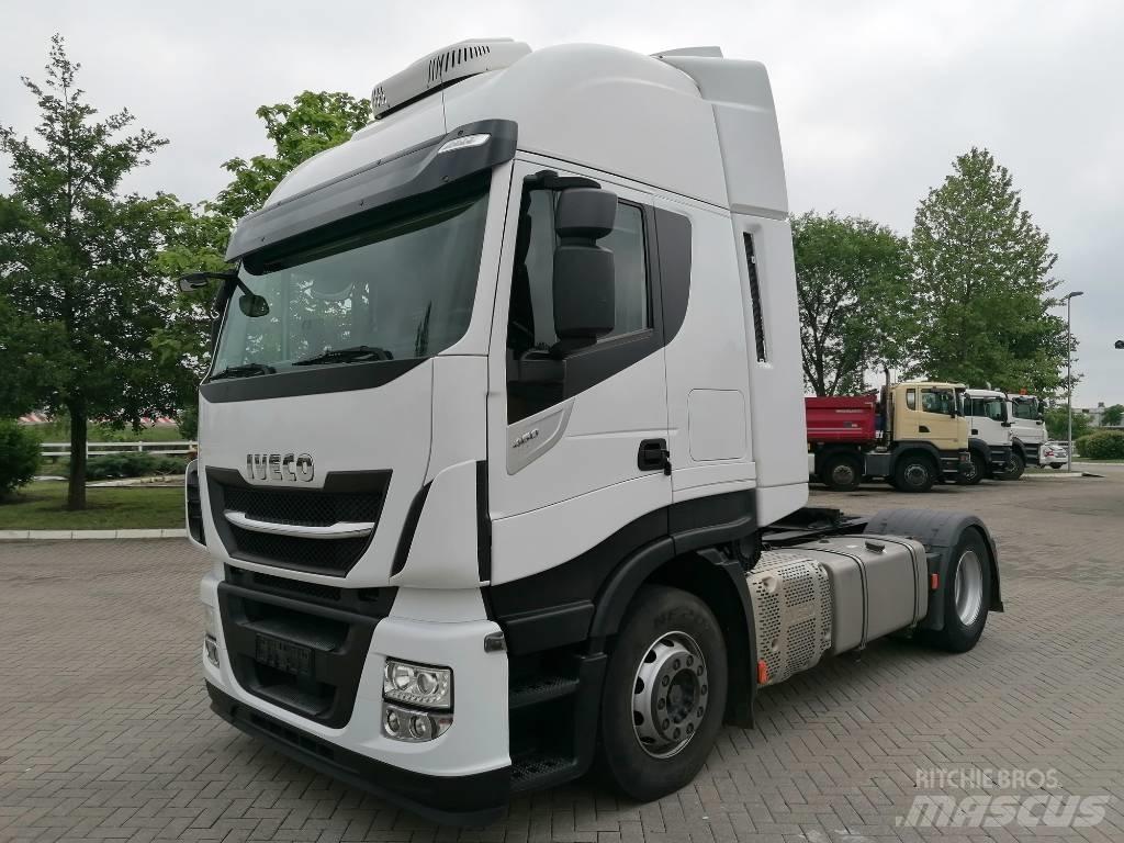 Iveco AS 440 ST/P Vetopöytäautot