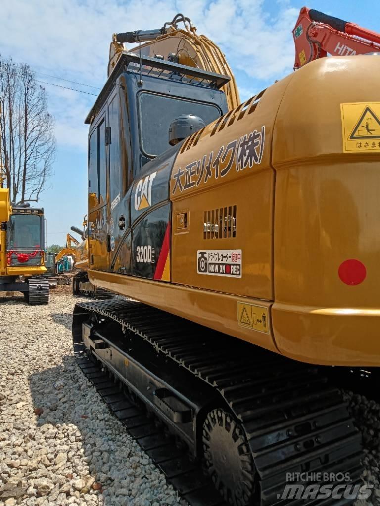 CAT 320D2 Midikaivukoneet 7t - 12t