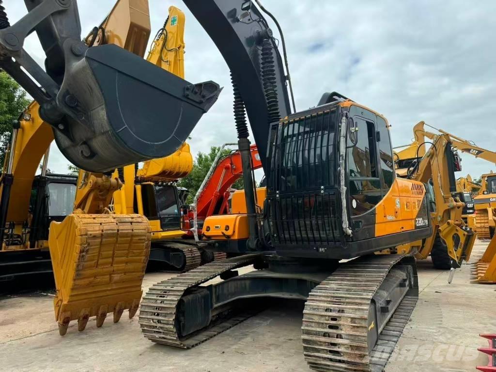 Hyundai R220LC-9S Telakaivukoneet