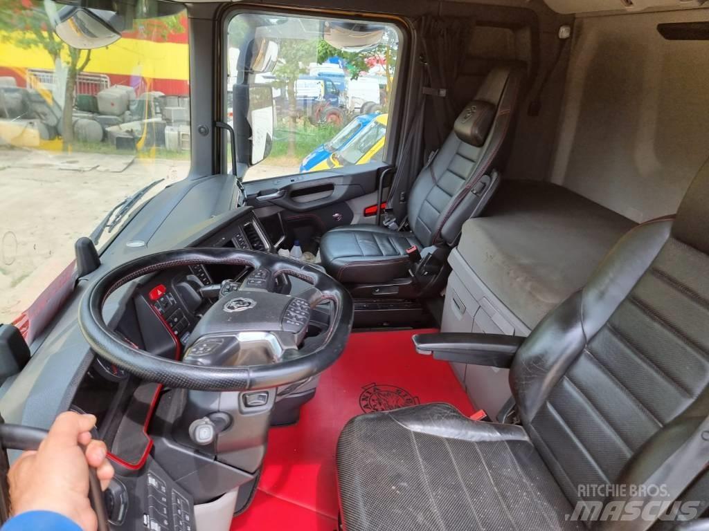 Scania S 580 6X2 Vetopöytäautot