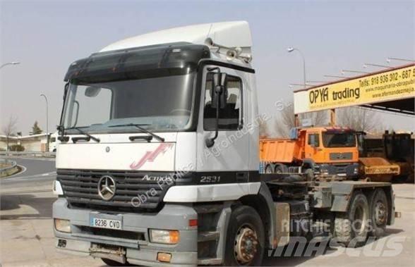 Mercedes-Benz 2531 Kontti-/tasonostoautot