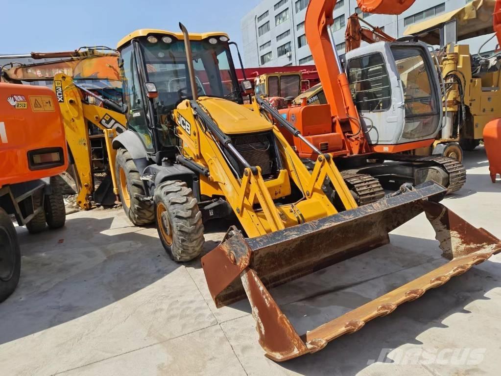 JCB 3 CX Kaivurikuormaajat