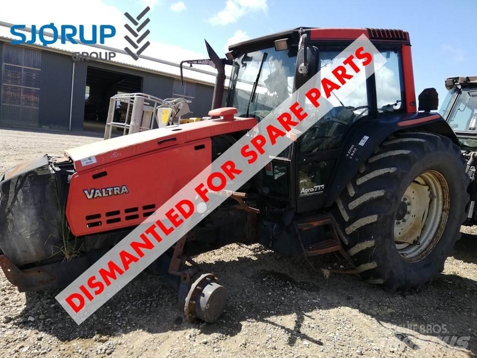 Valtra 8350 Traktorit