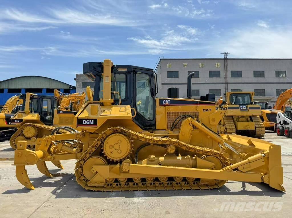 CAT D 6 M Telaketjupuskutraktorit