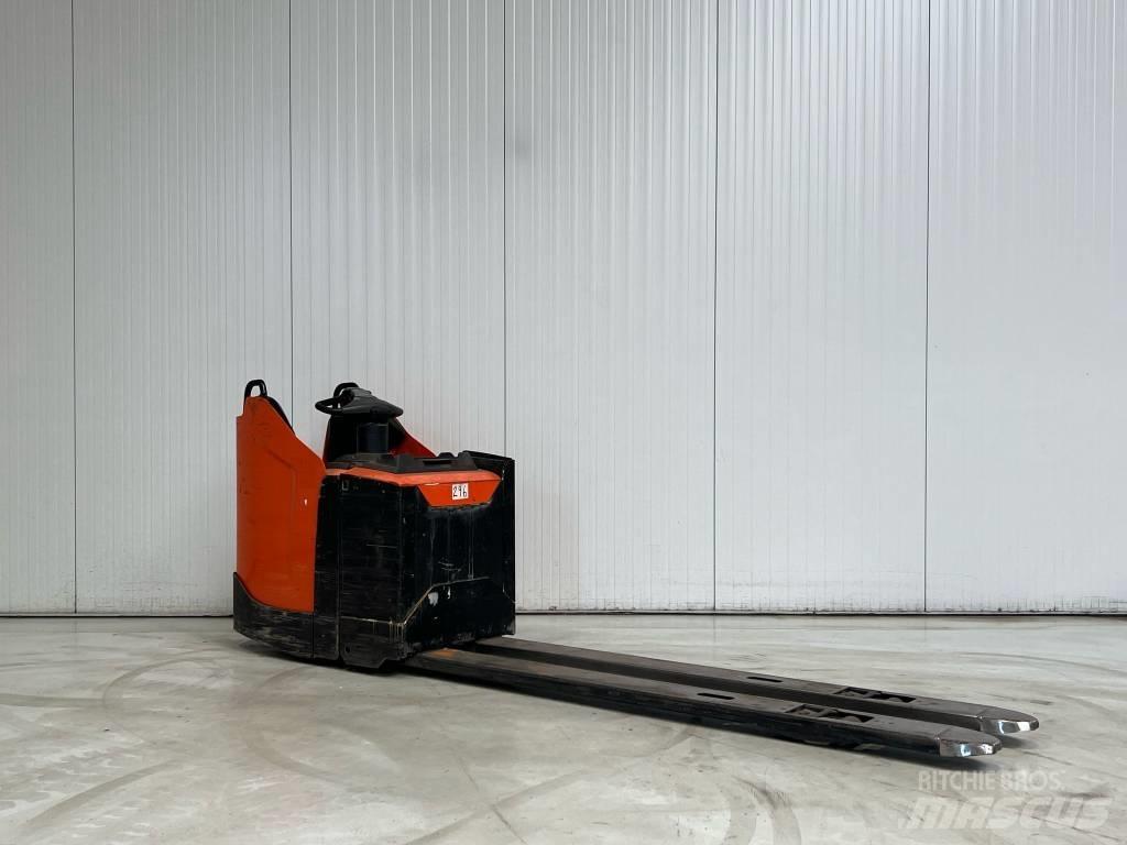 BT LPE250 Lavansiirtotrukit ajotasolla