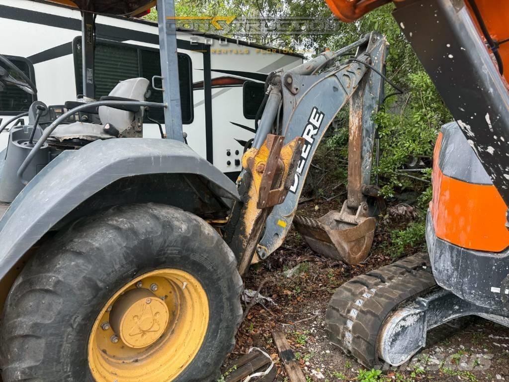 DEERE 310J Kaivurikuormaajat