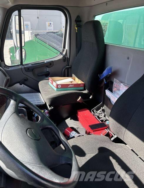 Freightliner M2 Juomien jakeluautot