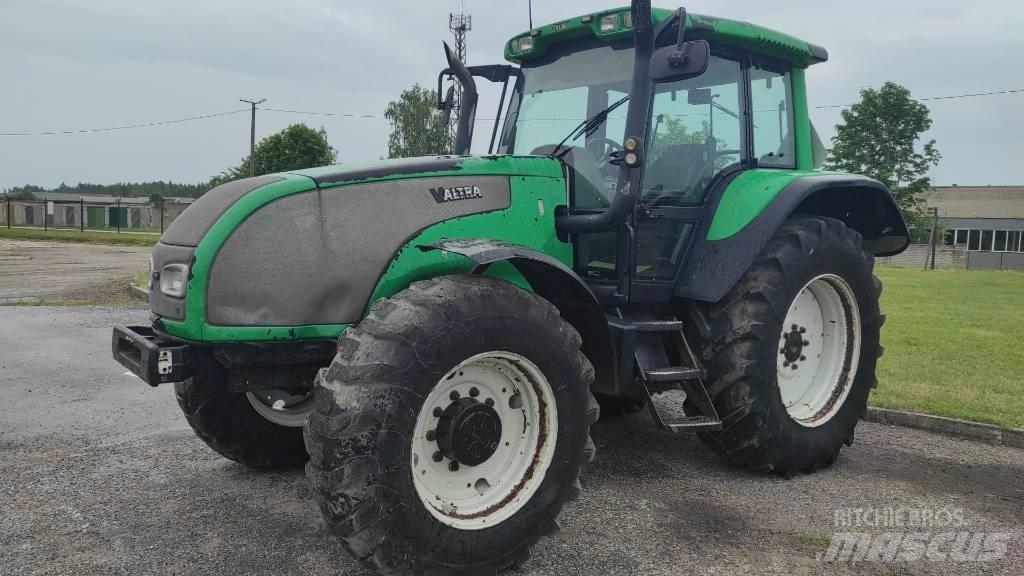 Valtra T170 Traktorit