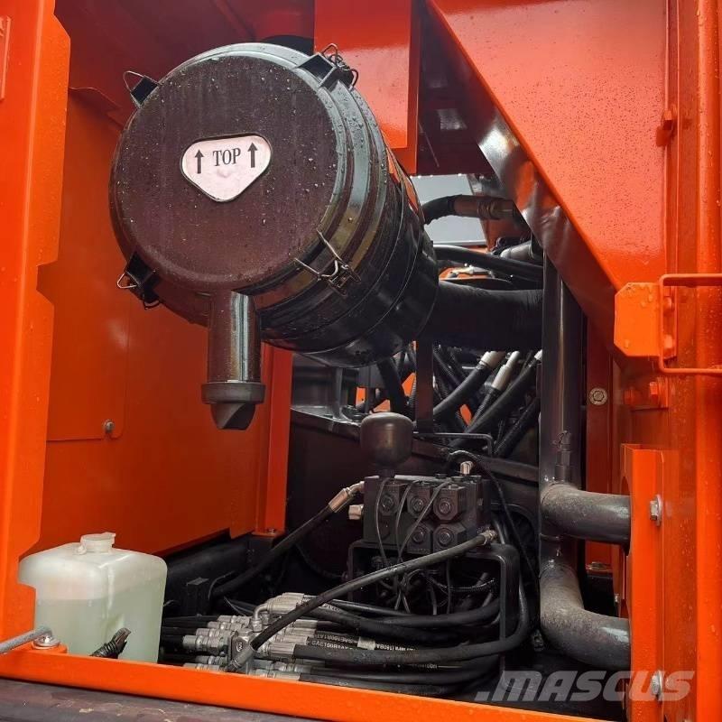 Doosan DX 225 Telakaivukoneet