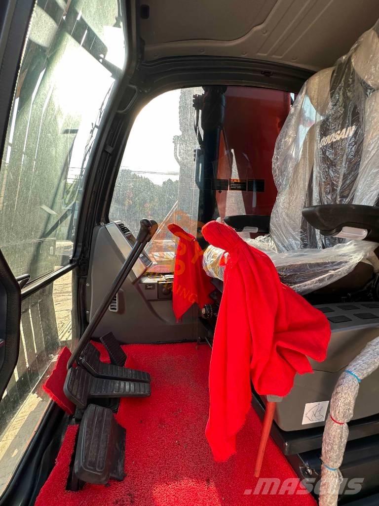 Doosan DX 225 LC Telakaivukoneet