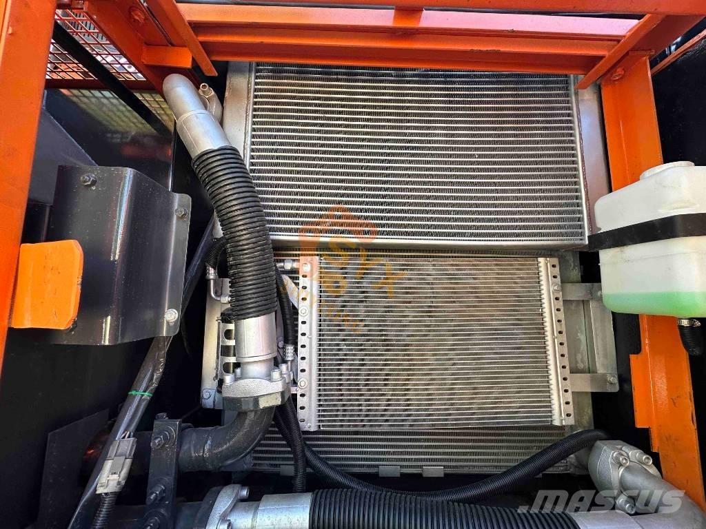 Doosan DX 225 LC Telakaivukoneet