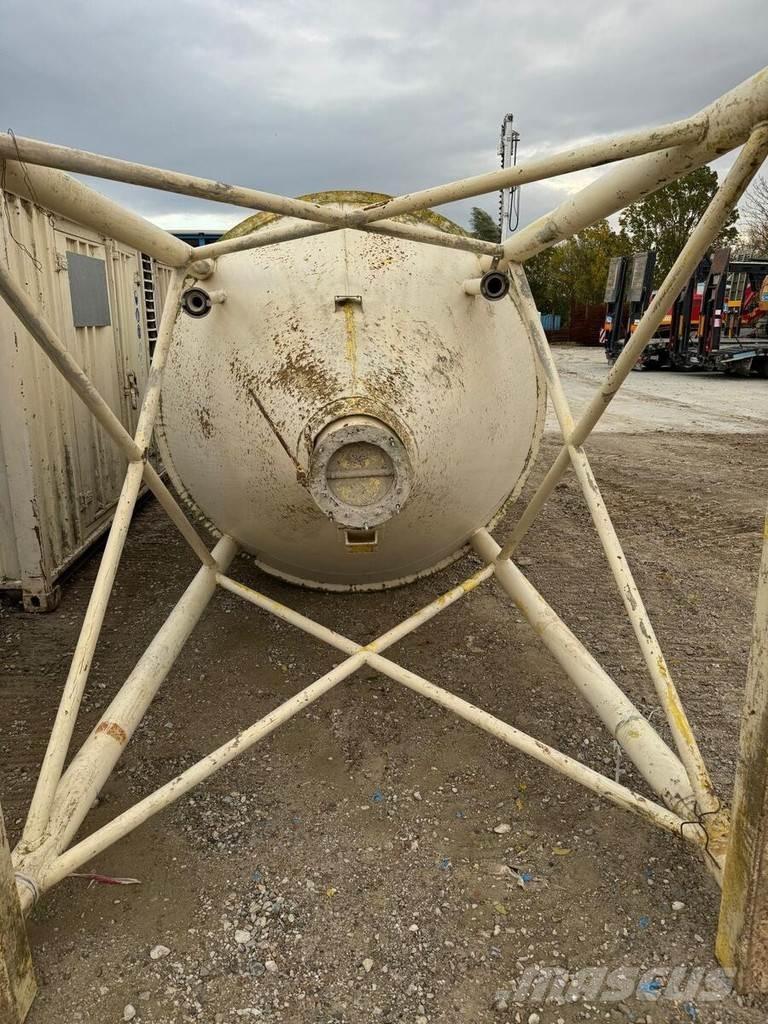  Silo 18 m3 Säiliörehun purkulaitteet