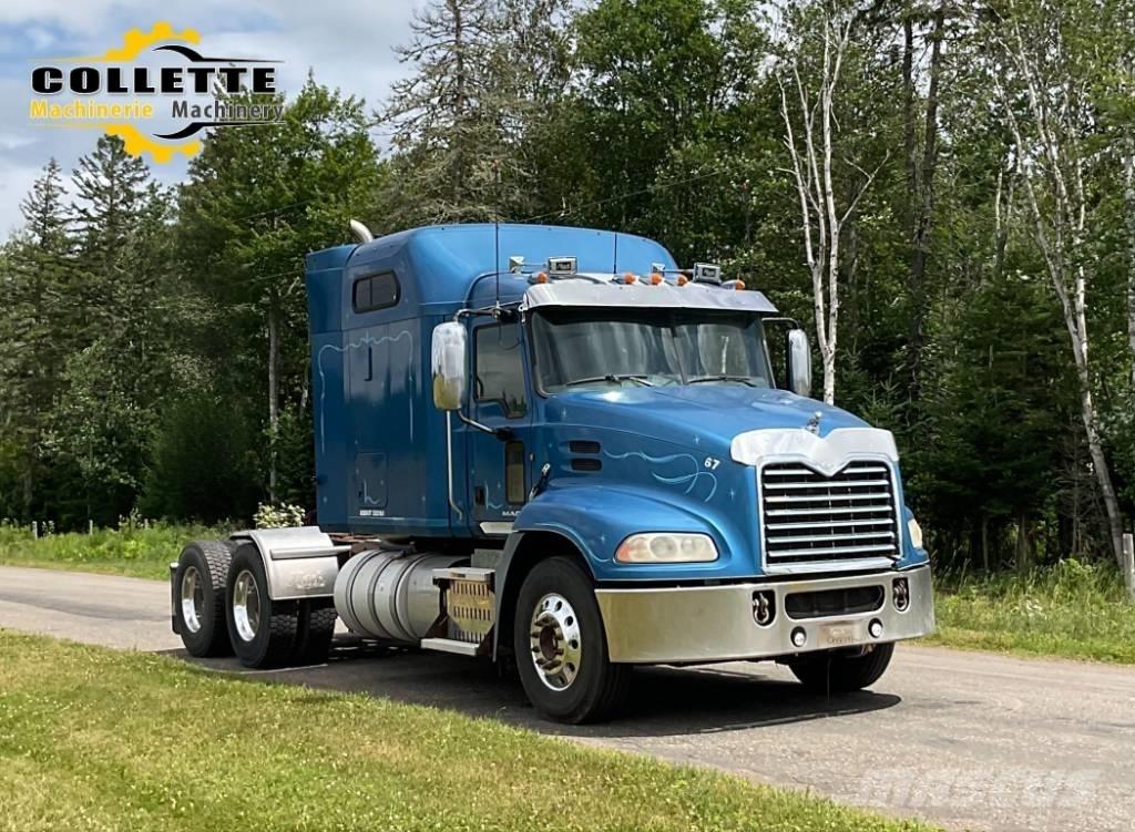 Mack CXU 613 Vetopöytäautot