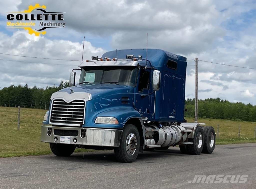 Mack CXU 613 Vetopöytäautot