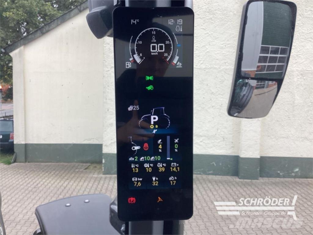 Valtra Q 305 Traktorit