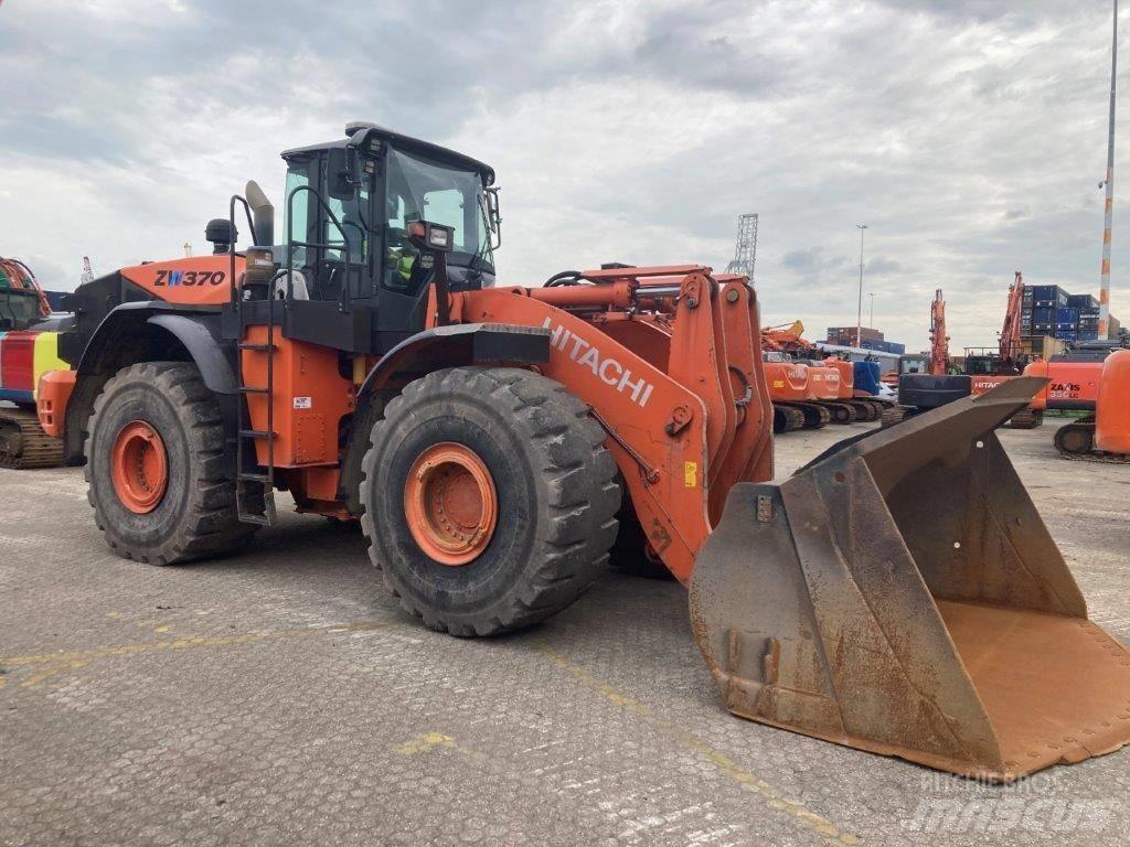 Hitachi ZW370-5B Pyöräkuormaajat