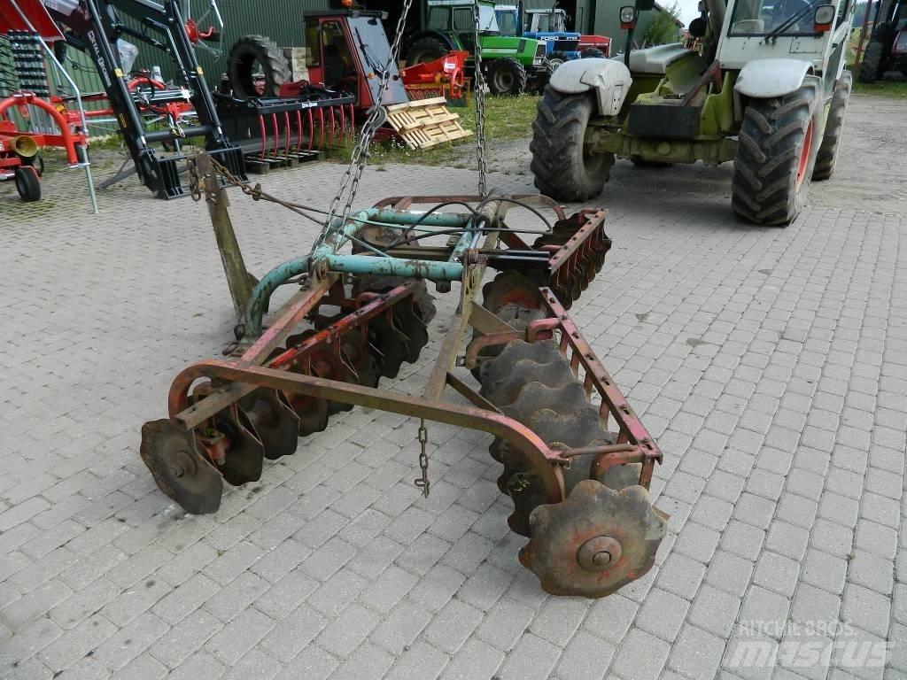 Kverneland 300 Kiekkomultaimet ja lautasäkeet