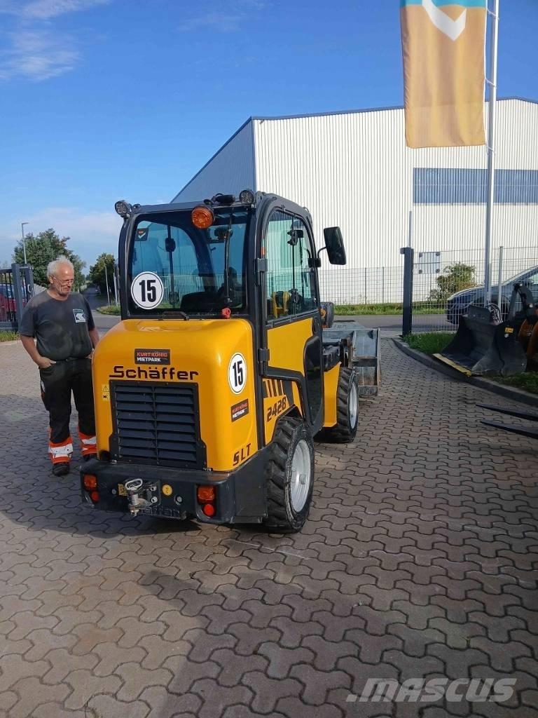 Schäffer 2428 SLT Liukuohjatut kuormaajat