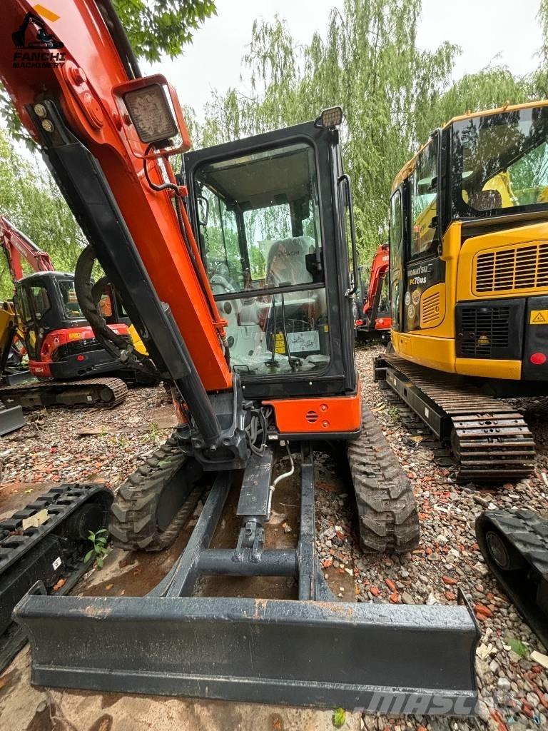 Hitachi U35 Minikaivukoneet < 7t