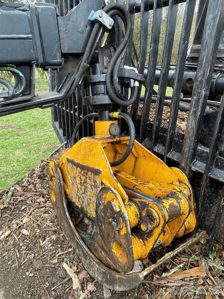 Valtra N122 Traktorit