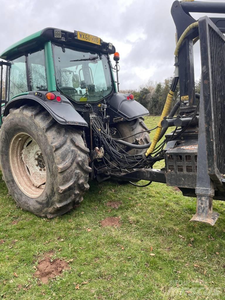 Valtra N122 Traktorit