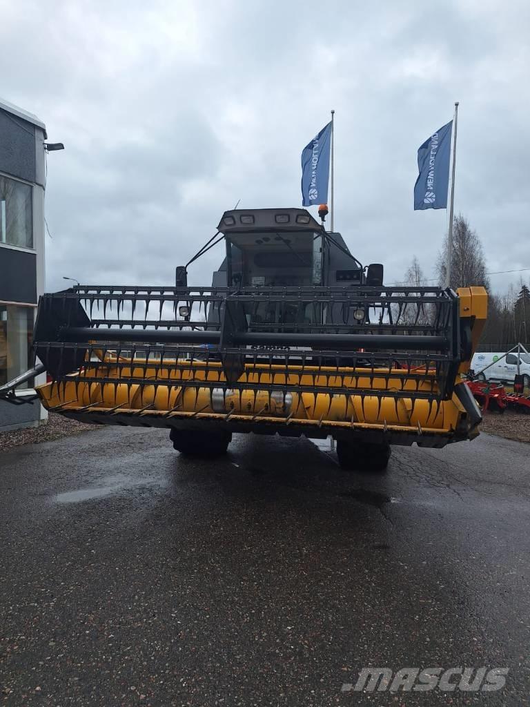 Sampo-Rosenlew 2065 Leikkuupuimurit