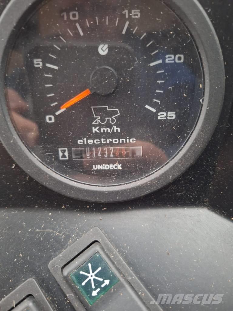 Sampo-Rosenlew 2065 Leikkuupuimurit