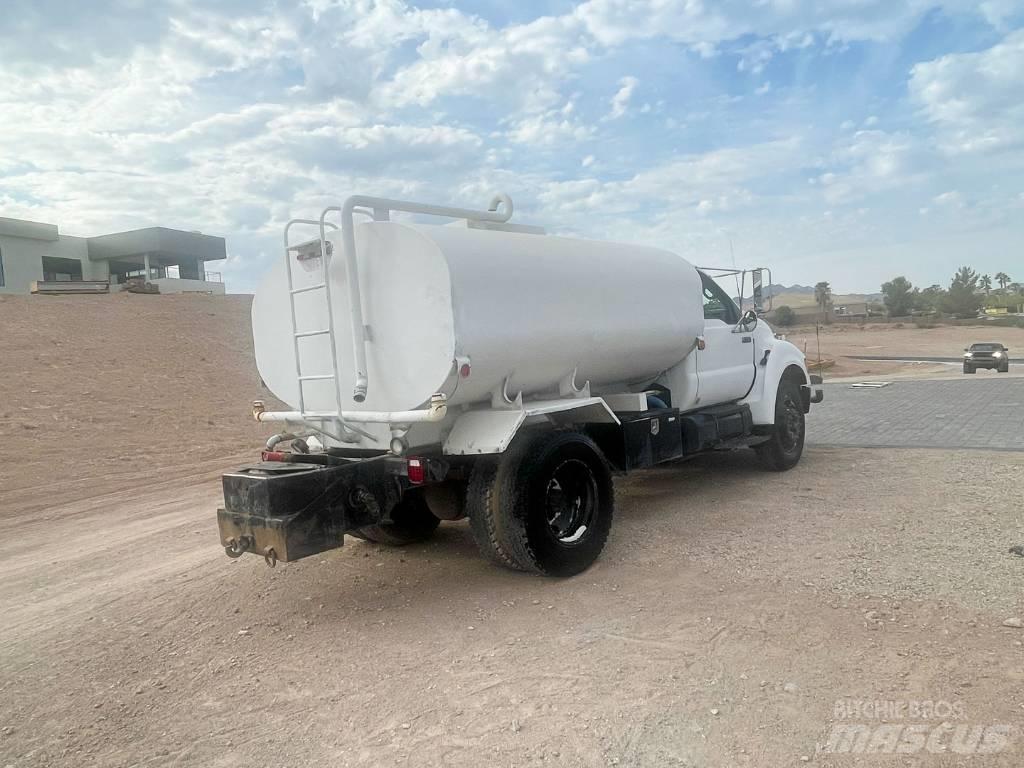 Ford F 750 XLT Vesisäiliöautot