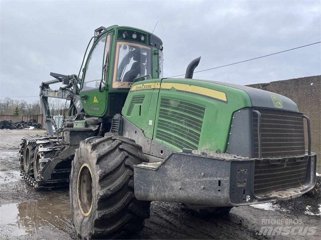 John Deere 1070G Harvesterit