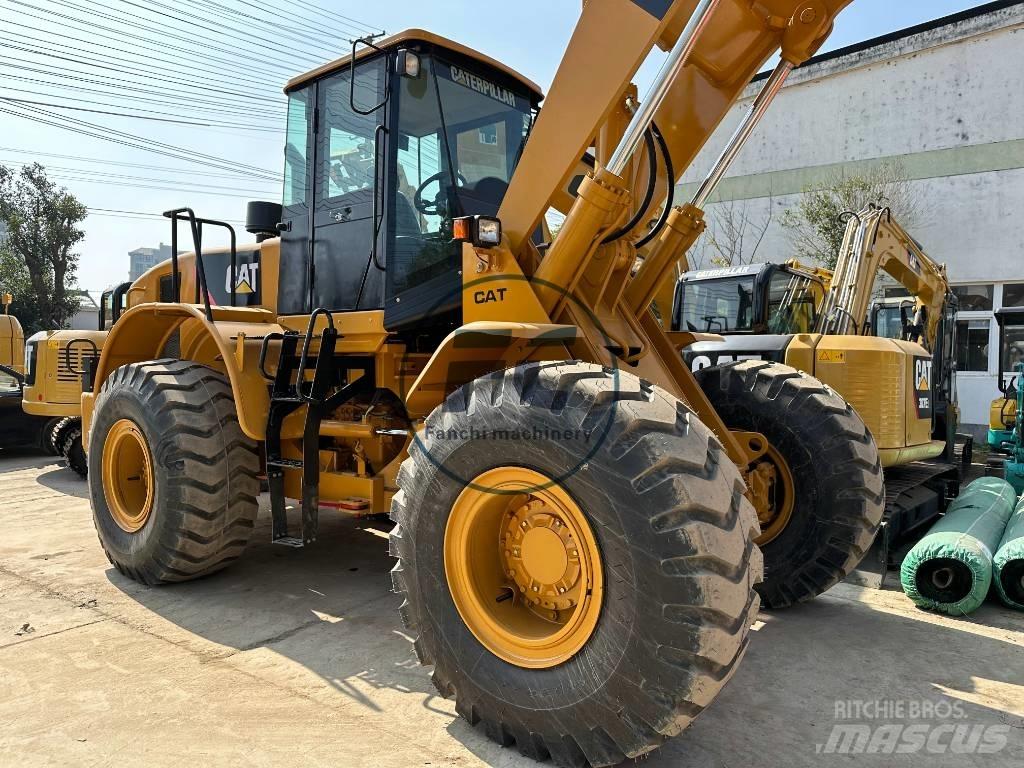 CAT 966 Pyöräkuormaajat