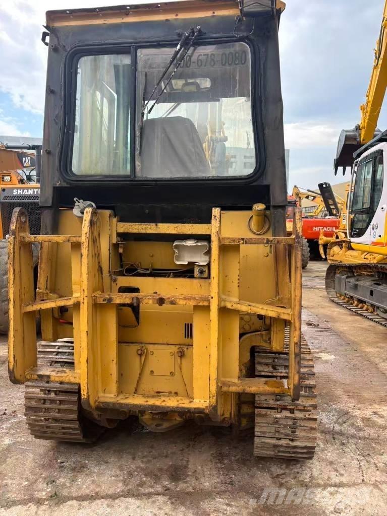 CAT D3C Telaketjupuskutraktorit