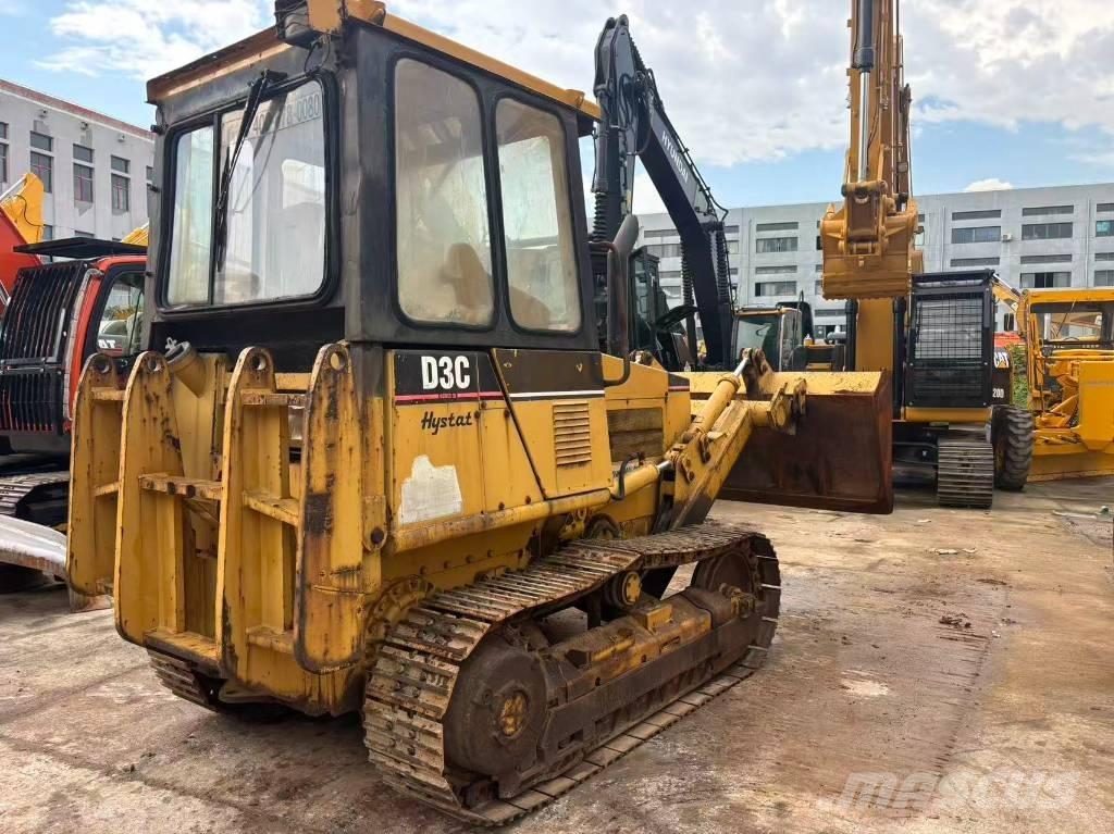 CAT D3C Telaketjupuskutraktorit