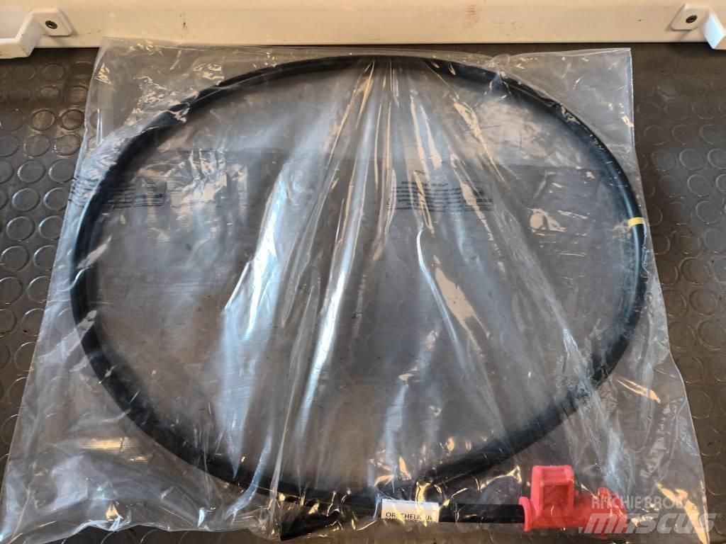 Volvo PIPE 21872077 Muut