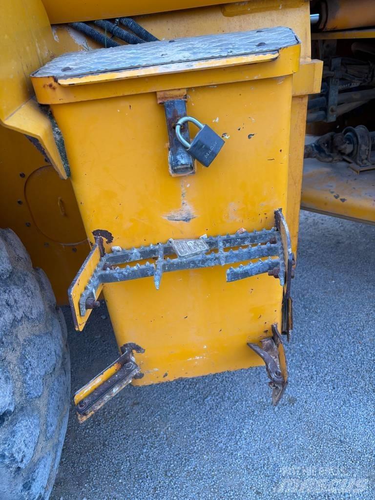 JCB 436 Pyöräkuormaajat