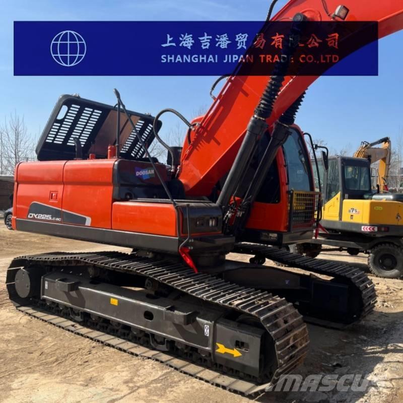 Doosan DX 225 Telakaivukoneet