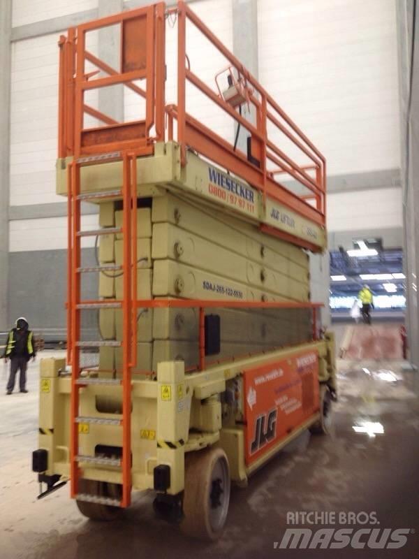 JLG SL245-12 Saksilavat