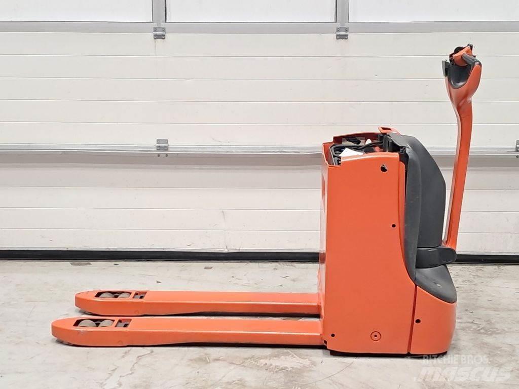 Linde T16 Lavansiirtotrukit