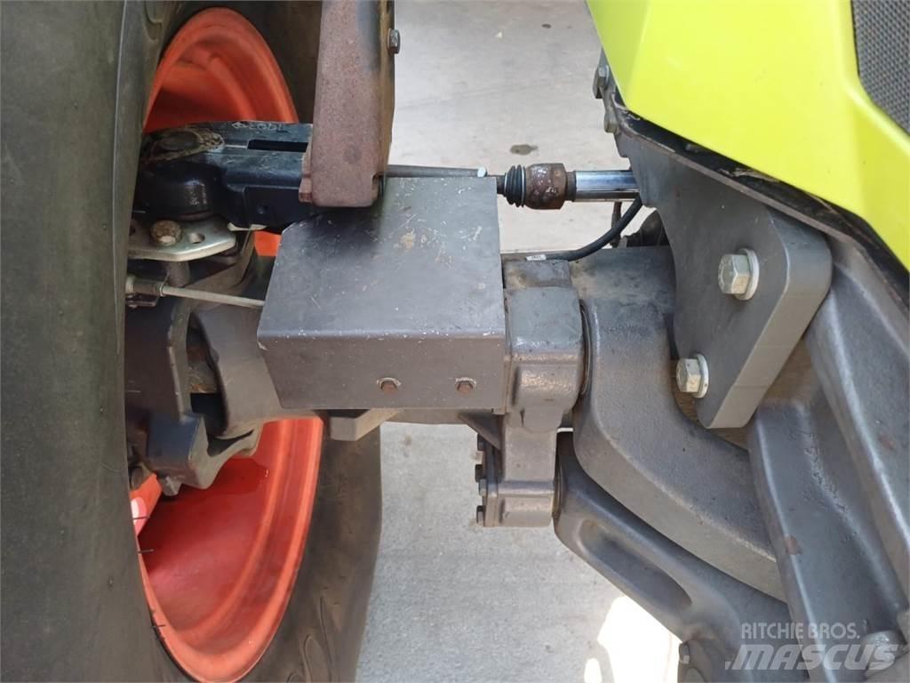 CLAAS Axion 850 Traktorit
