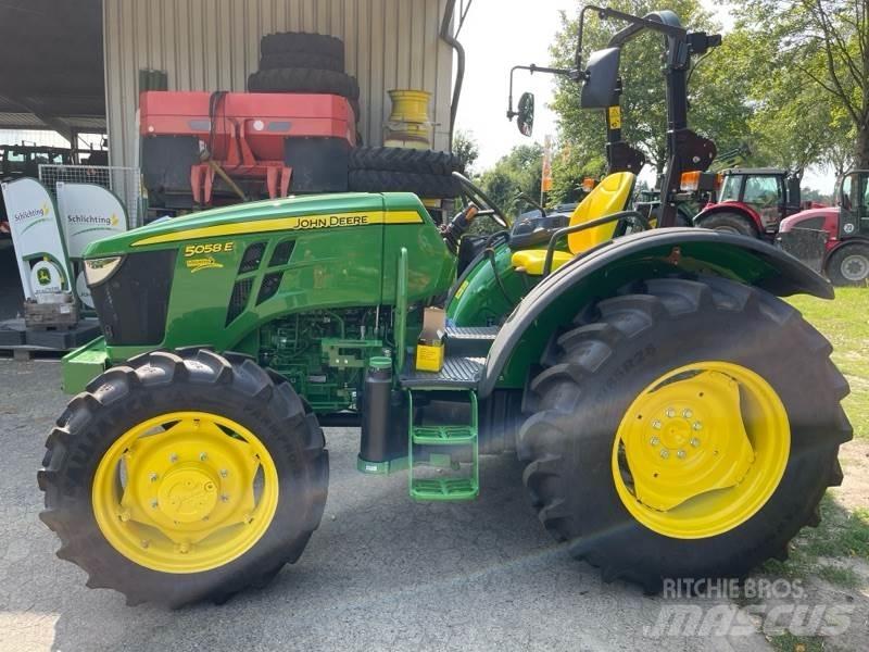 John Deere 5058E Traktorit