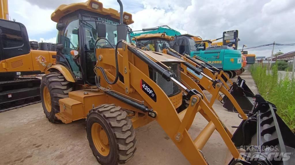 CAT 420 F Kaivurikuormaajat