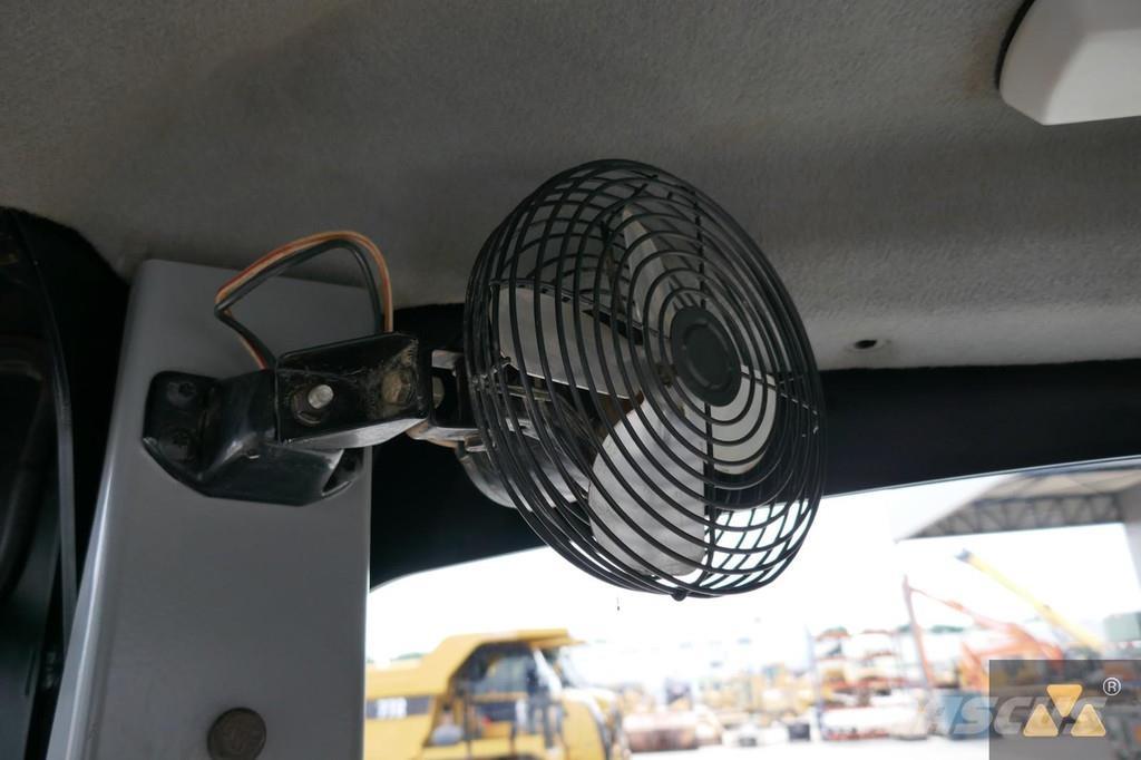 CAT 160M3 Tiehöylät