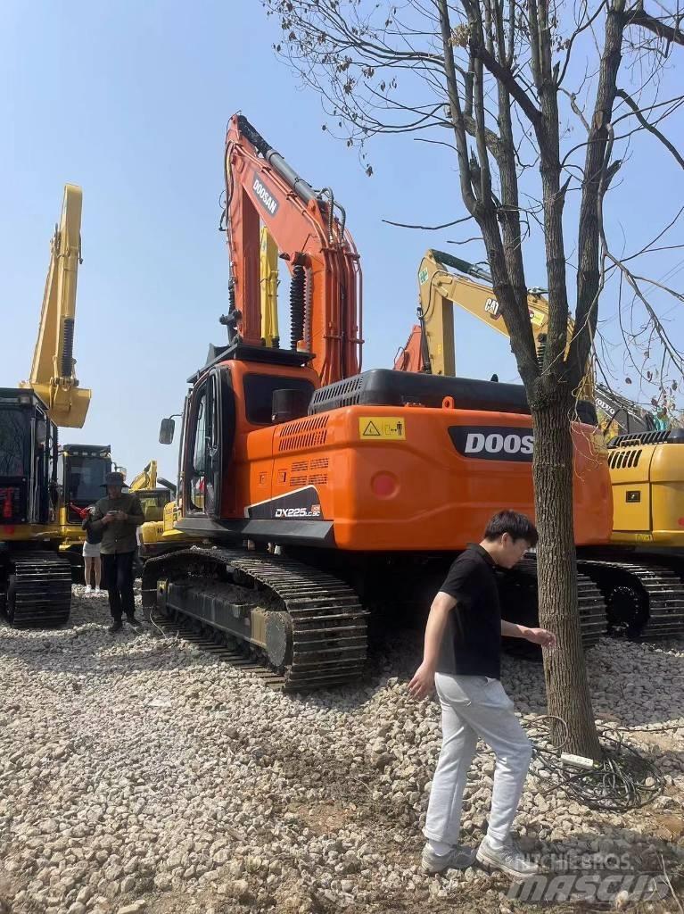 Doosan DX 225LC-9C Telakaivukoneet