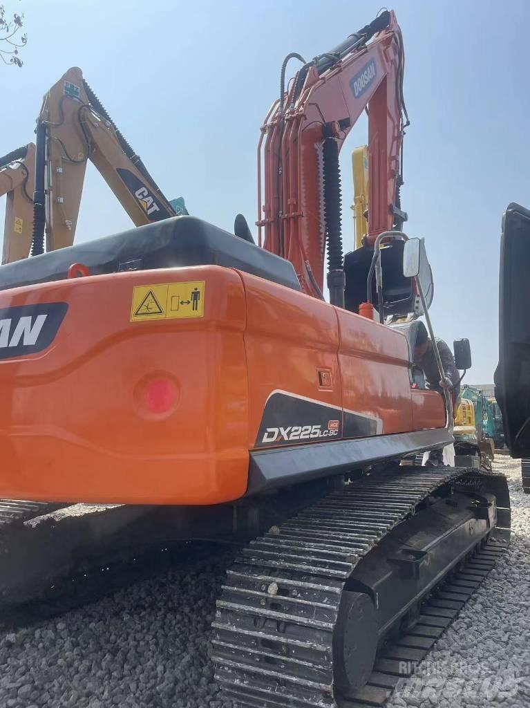 Doosan DX 225LC-9C Telakaivukoneet