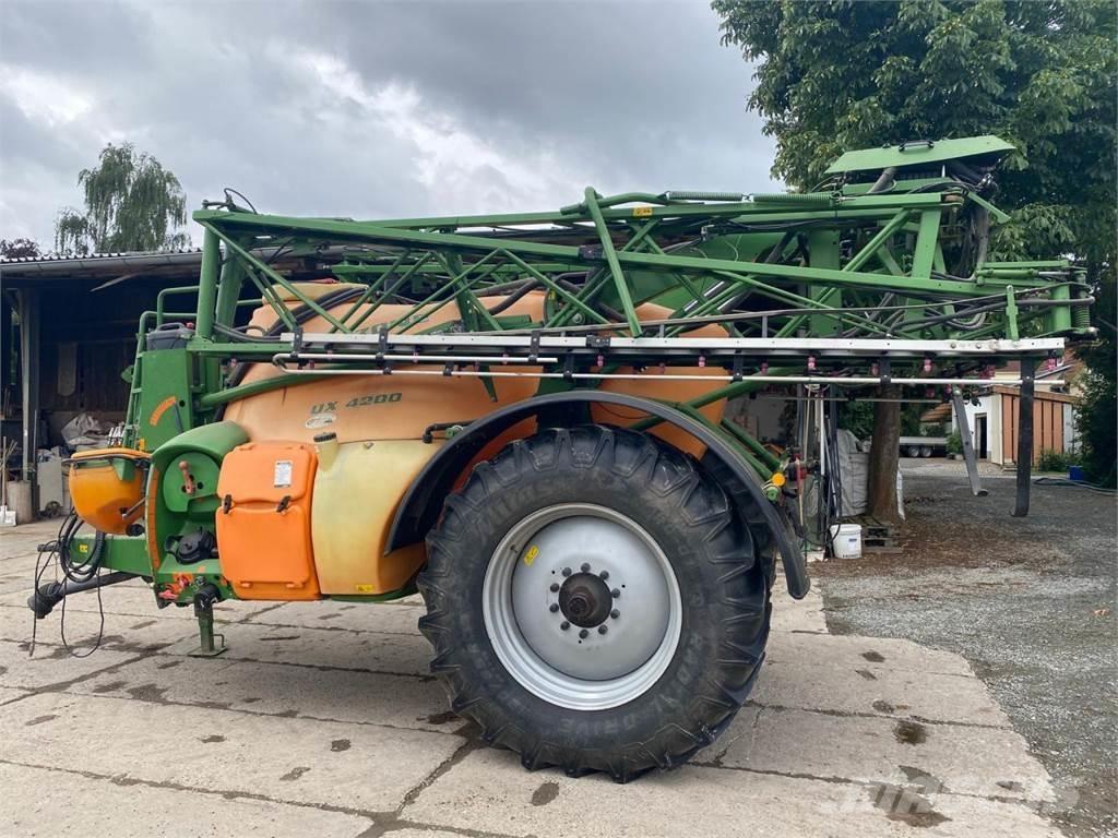 Amazone UX 4200 Hinattavat ruiskut