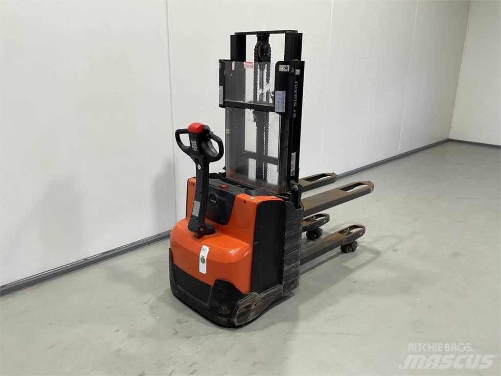 Toyota SWE200D Ajettavat pinoamisvaunut